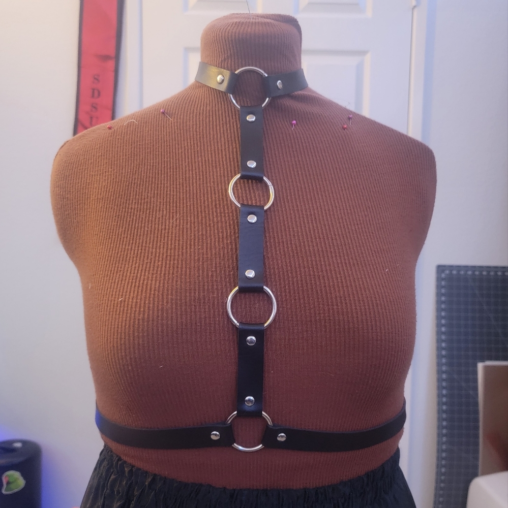 Simple black fashion harness
